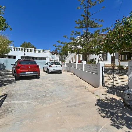 Chez Tonny 6 Bedroom 4 Bathroom *