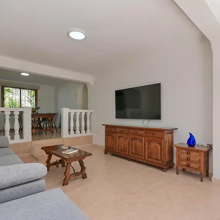 Holiday home Chez Tonny 6 Bedroom 4 Bathroom