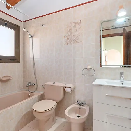 Chez Tonny 6 Bedroom 4 Bathroom