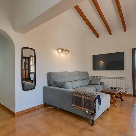 Chez Tonny 6 Bedroom 4 Bathroom Holiday home *